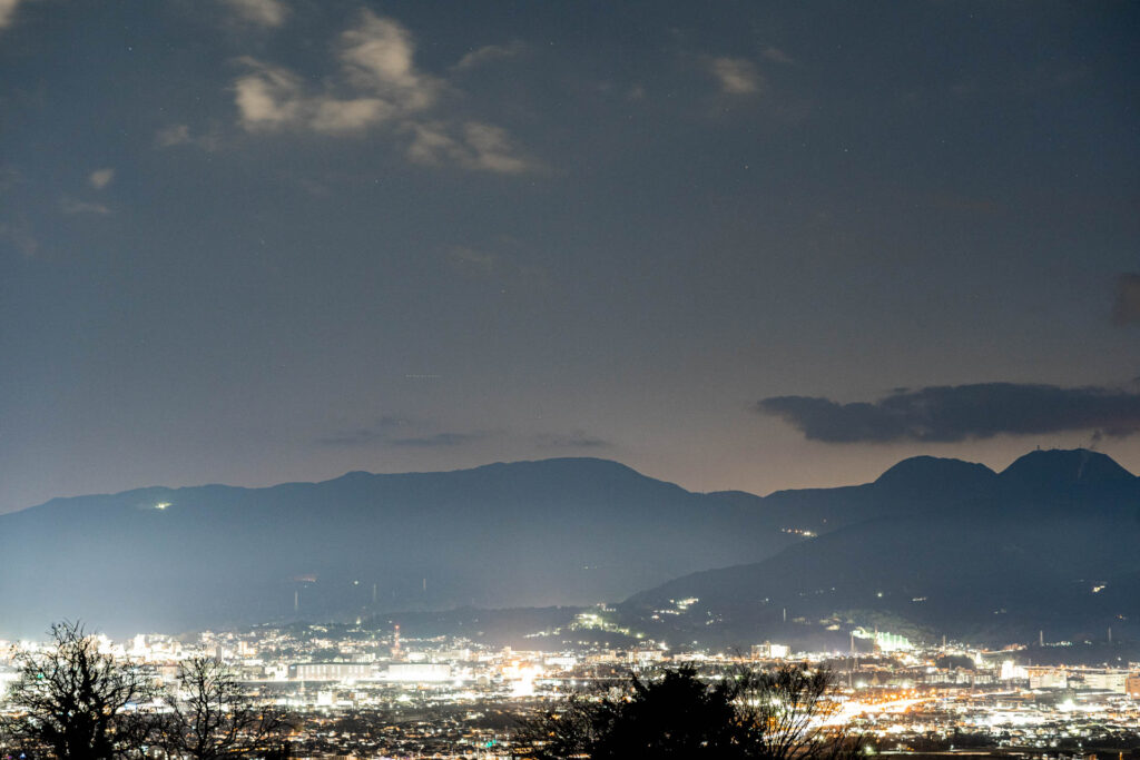 大観山に沈む？レナード彗星（C2021 A1)