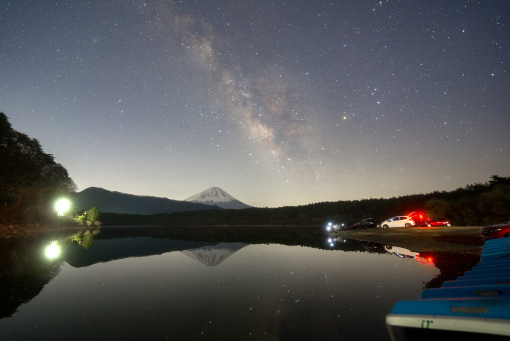 富士と夏の天の川