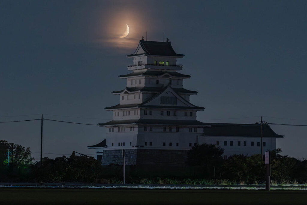 六日月